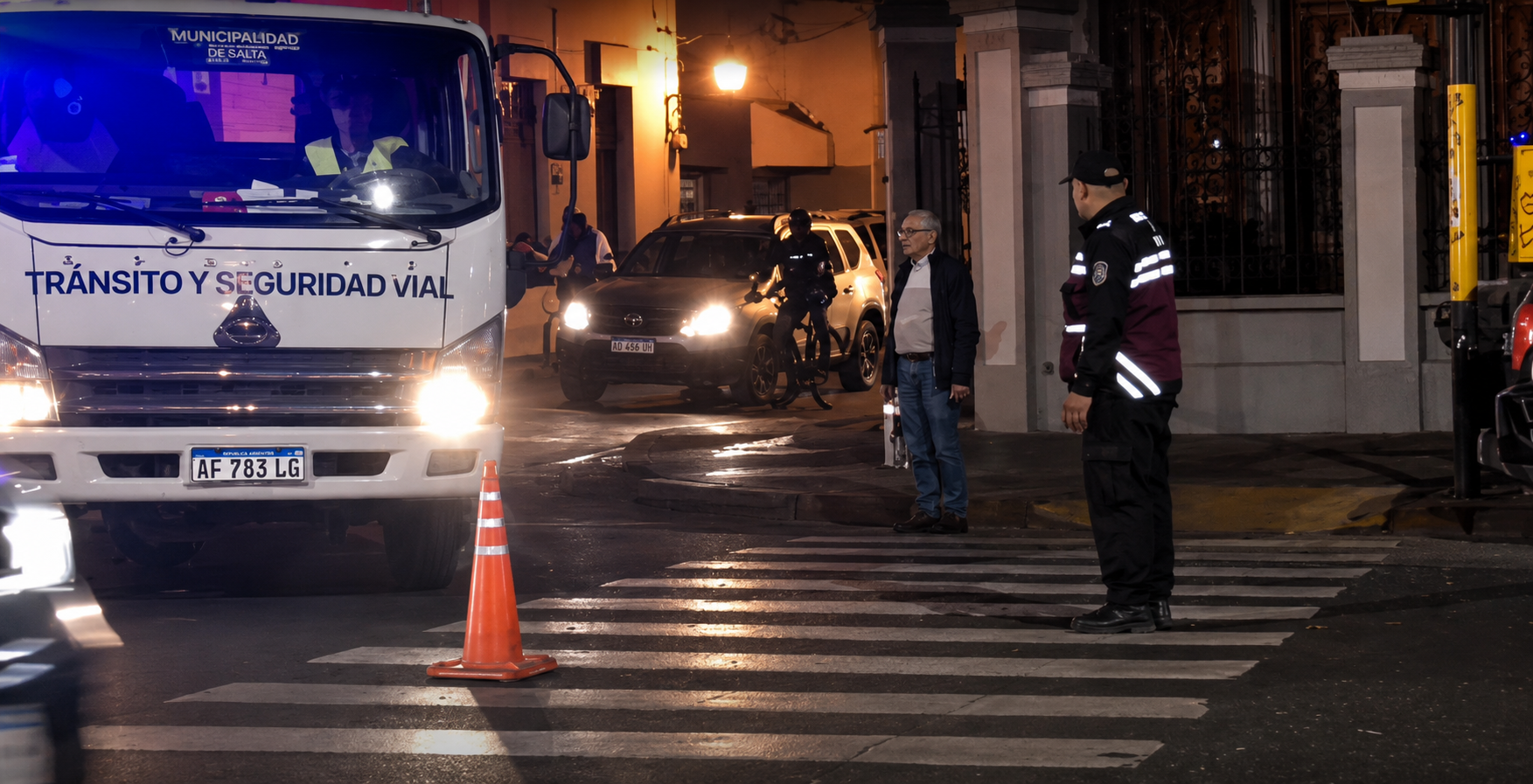 Conductor se fugó luego de atropellar a una paseadora de perros en avda. Sarmiento